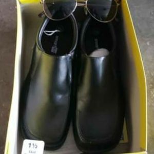 Black dress shoes